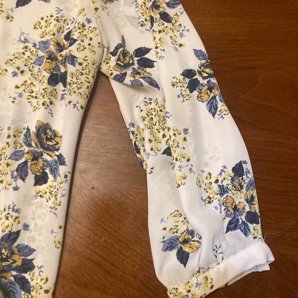 Floral blouse - Picture 3 of 5